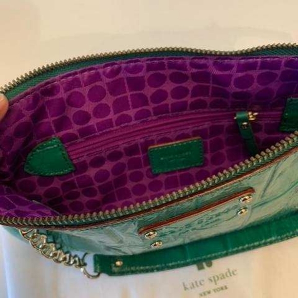 Genuine KATE SPADE GREEN Croc Embossed Patent Leather Gold Chain Purse. - Picture 3 of 3